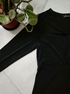 Anabelle Black Fitted Top