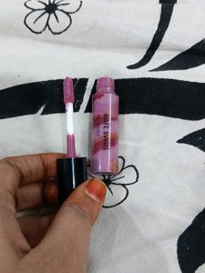 💖 Plum Soft Swirl Lipgloss – For That Juicy Glaze