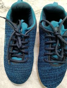 Sports Shoes