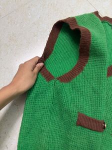 Sweater Vest ( No Defects) 💅