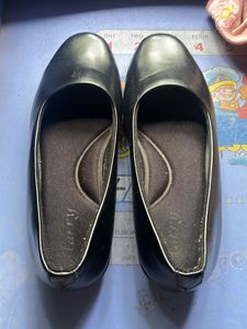 black flats ₹450