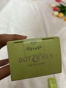 Dot &amp; Key Sunscreen