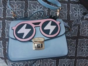 FUNKY SLING BAG