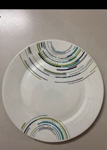 4 Ceramic Dinner Plates