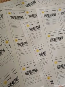 FreeUp &amp; Delhivery Shipping Labels