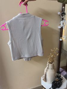 Ribbed Zip-Up Crop Top