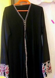 Elegant Embroidered Cuff Abaya