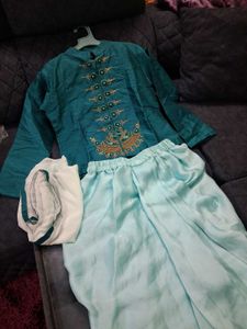 Elegant Teal Embroidered Kurta