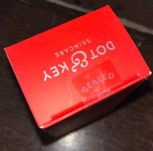 Dot &amp; Key Strawberry Sunscreen SPF 50