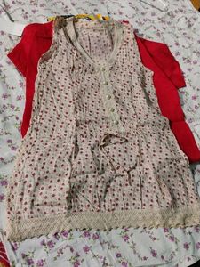 Girls Top  Set Of 3. SizeM