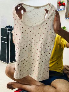 Women&#39;s Tank Top Bundle - Size M&amp;L
