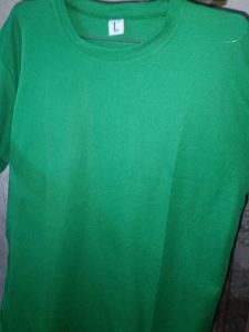 DARK GREEN TSHIRT