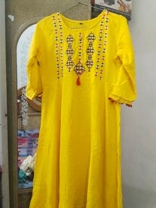 V.Nyc Kurti