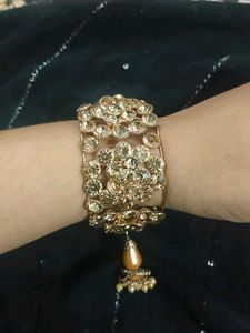 Elegant Bangle Bracelet