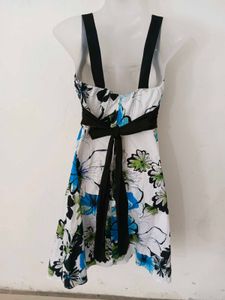 BEAUTIFUL FLORAL PRINT DRESS