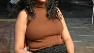 Sleeveless Turtleneck Top