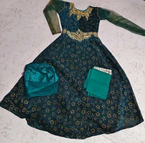 Today&#39;s Sell 🎉🎉🎉 Teal Embroidered Anarkali Suit