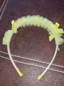 A Combo Of 2 Beautiful Hairbands