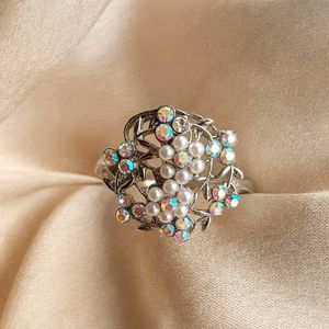 Sparkling Floral Ring pack of 1