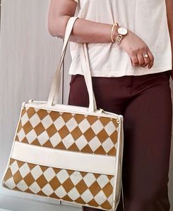 Caprese Bag 👜