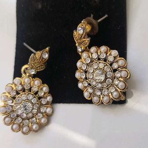 Elegant Floral Earrings