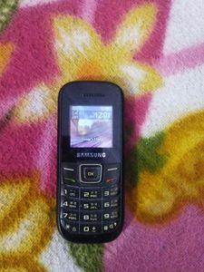 Samsung Keypad Mobile Phone