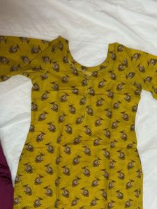 Highly Contrast Paisly Suit