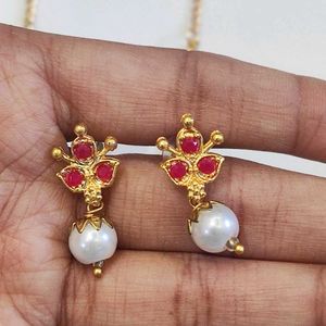 Elegant Gold &amp; Ruby Necklace