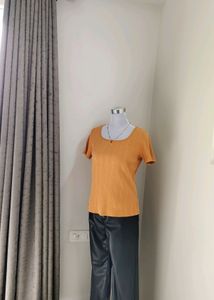 🆕 UNIQLO Square neck Ribbed Top