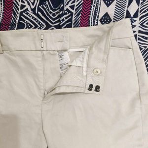 Beige Shorts with free earrings