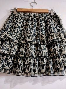 Women Grey And Black Printed Short Skirt