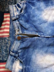 Light Wash Jeans with Pocket Detail