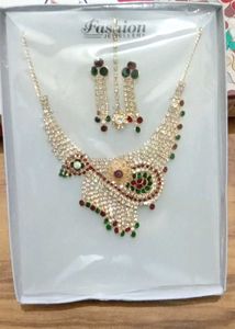Sparkling Necklace & Earring Set