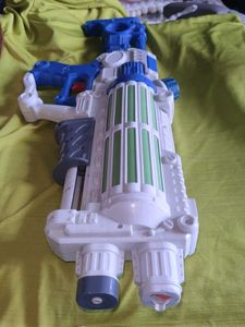 Water 🔫 Gun