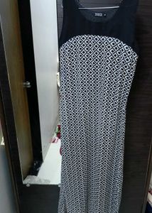 Chic Black & White Maxi Dress