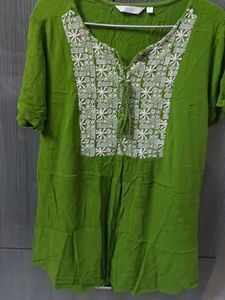 MAX SHORT BRANDED KURTA SIZE Xl