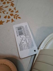 Stylish Women&#39;s Flat - New