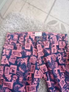 Graphic Print Cropped Lounge Pants
