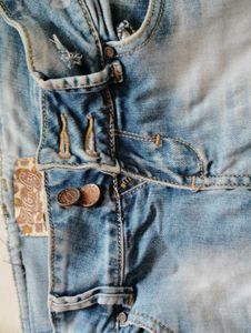 Light Wash Skinny Jeans