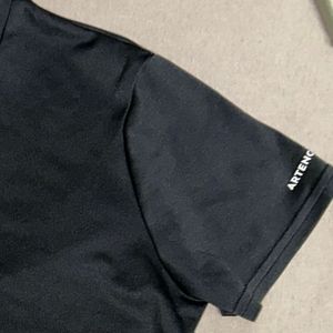 Black Decathlon Grophic T-shirt