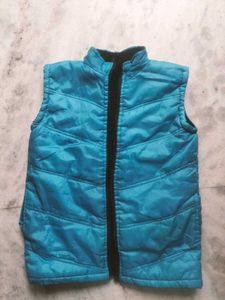 Sleeveless jacket