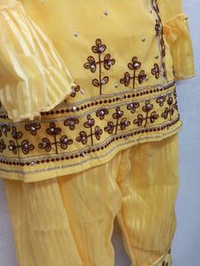 Cute Yellow Girls Clothing Set