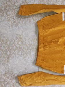 Collared With Chain Crop Top For Winters