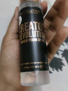 Makeup Revolution Fixing Spray