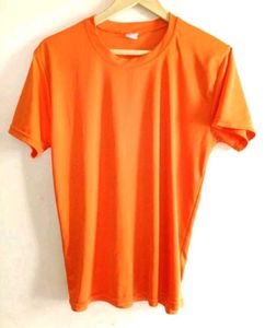 Men Solid Round Neck T shirt