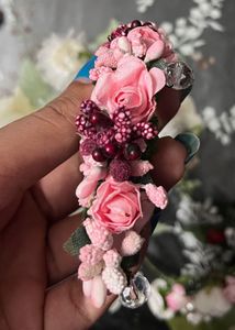 3 Floral Hair Accessories