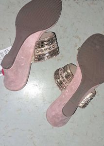 Bata Wedges