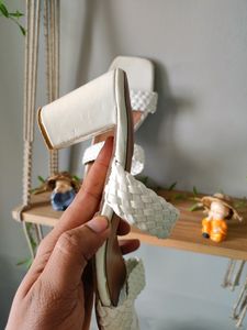 Unused White Stylish Party Wear Sandal