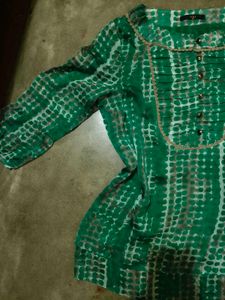 Green Patterned Vintage Top