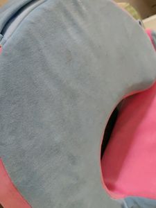 Feeding Pillow With A Freebie For The Baby